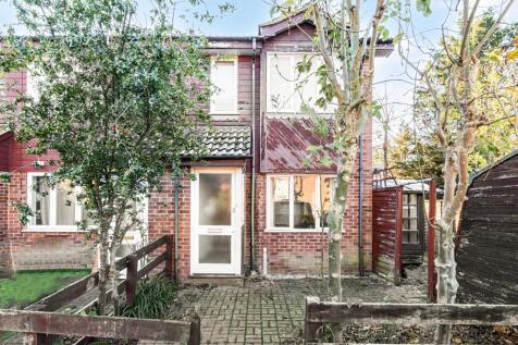 Sunbury-on-thames, TW16 - property photo