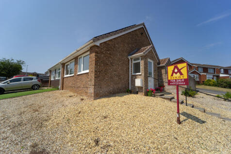 2 bed semi-detached bungalow for sale