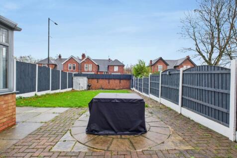 CAM03729G0-PR0179-STILL029