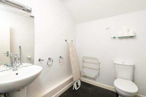 Toilet.jpg