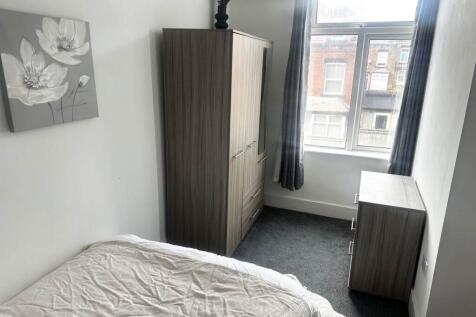 Hough Lane (Room 3), Bramley, Leeds photo 3