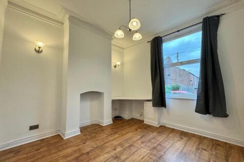 Albion Grove, Sale, M33 photo 3