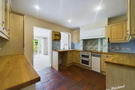 CAM03218G0-PR0261-STILL014