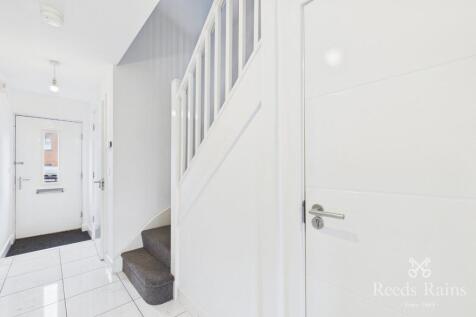 Tulip Drive, Seacroft, Leeds, West Yorkshire, LS14 photo 4