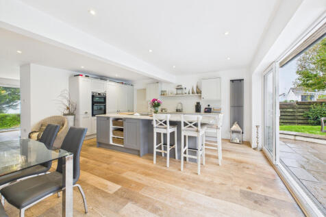 CAM05627G0-PR0019-STILL019