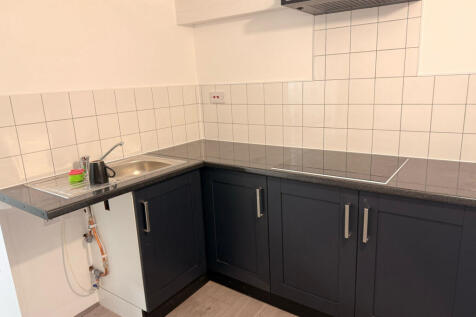 Studio available for Let, Limbourne Avenue, RM8 1