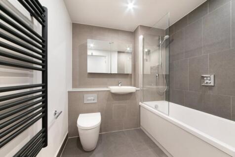 Plaistow Road, London, E13 photo 4