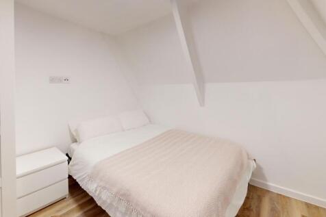 Flat 8, Armyn House, Bar Road TR11 4NN photo 4