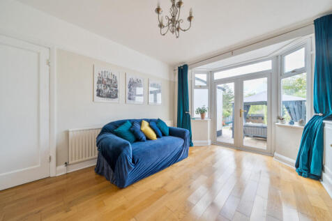 1348813-5-68bed54...