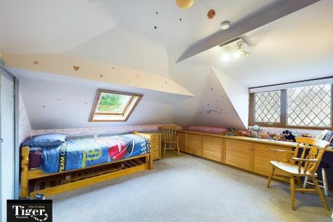 CAM02176G0-PR0427...