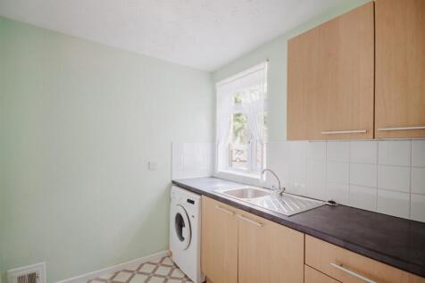 37 Cedar Court 1.jpg