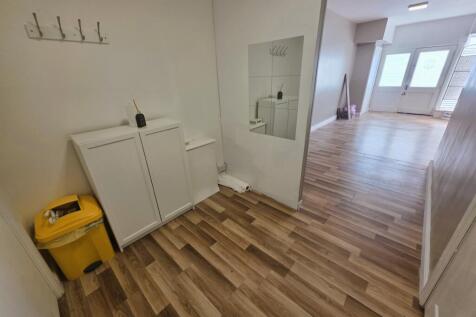 Commercial Property to rent Image 6