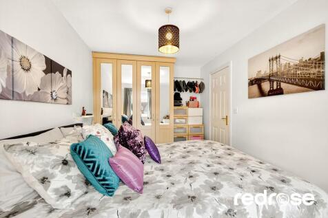 web_32 Main St-25...