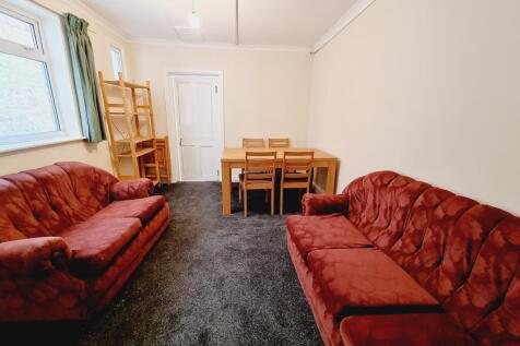 13 Tachbrook Road. Leamington Spa photo 2