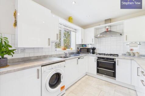 Kitchen/ Dining Room
