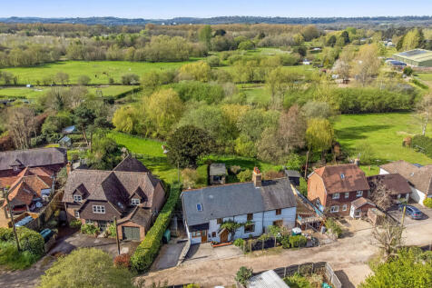 Bordon, GU35 - property photo