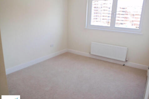 fb2d3ba9-bedroom2
