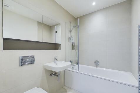 CAM02136G0-PR0053-STILL002