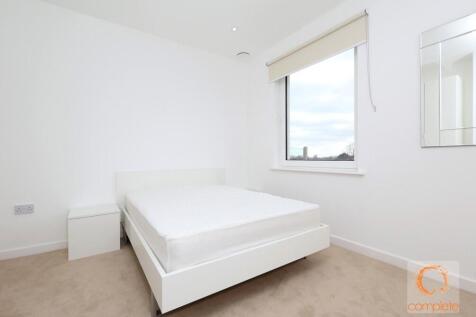 Nova House, Buckingham Gardens, Slough, SL1 photo 5