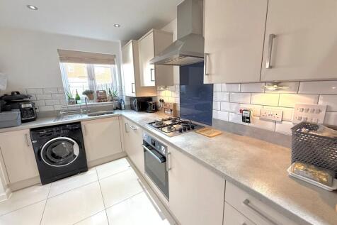 2 Wilcox Way Kitc...