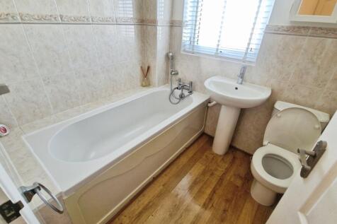3-bed terraced on Buckingham Drive, Luton, LU2, £1,575/mo