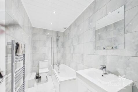 Grange Road, Soothill, Batley, West Yorkshire, WF17 photo 3