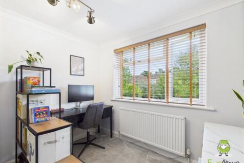 EweMove Basingstoke Avon Road Bedroom Two