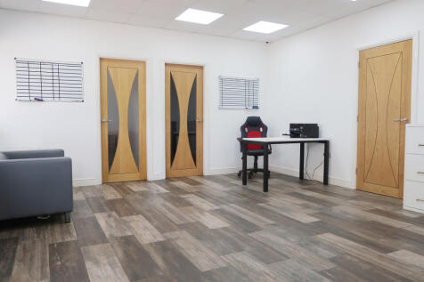 Commercial Property to rent Image 7