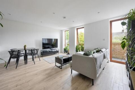 Forest Road, E11