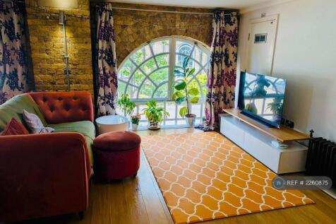 Open Plan Living Room With Gorgeous Windows 