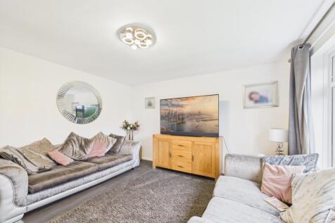 CAM01740G0-PR0467-STILL003