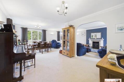 Lounge/Diner/Family Room