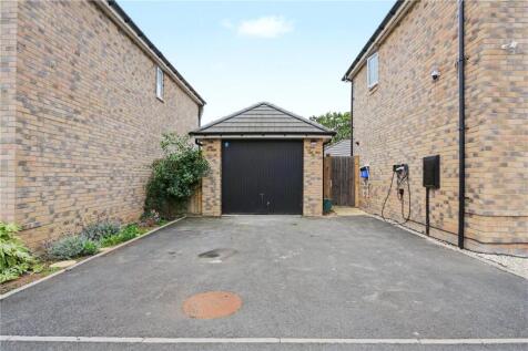 Driveway/Garage
