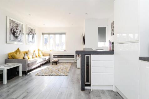 South Ockendon, RM15 - property photo