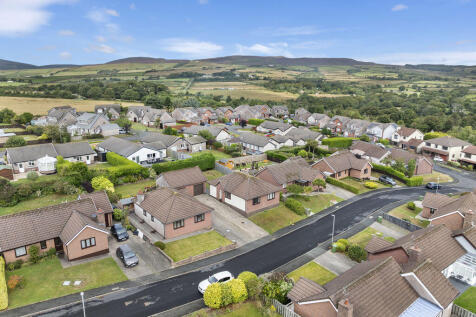 6 Hawthorn Close