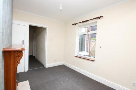 Windmill Avenue, Kettering, Northamptonshire, NN16 photo 4