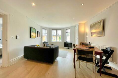 Living/Dining Area