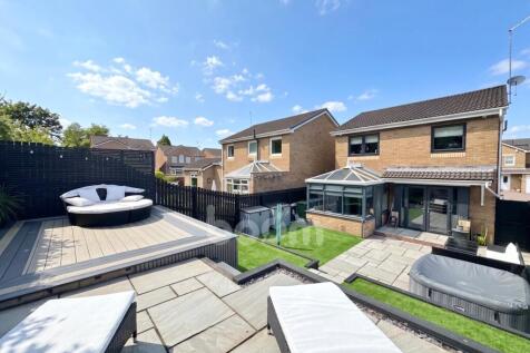 Woodlands Crescent, Johnstone garden
