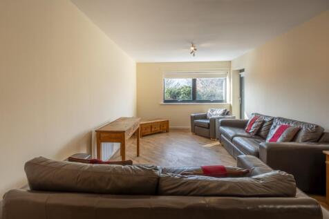 Living Room (2)