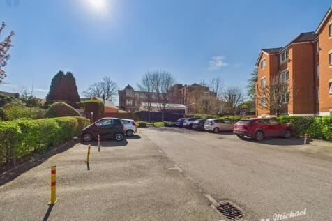 CAM03218G0-PR0593-STILL023