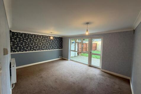 Wellington Close, BRANDON photo 3
