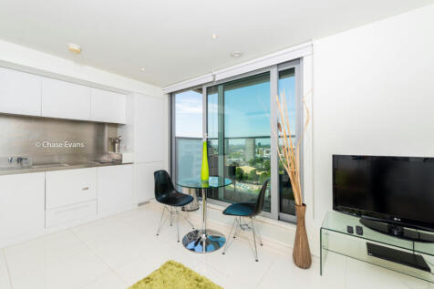 Living/Sleeping Area