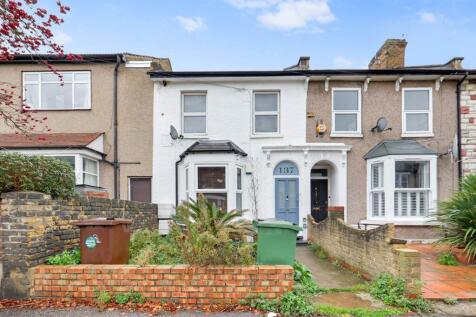 London, E10 - property photo