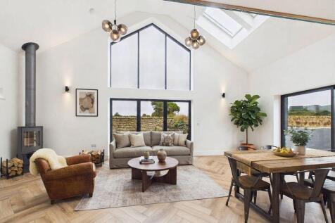 Living/Dining area