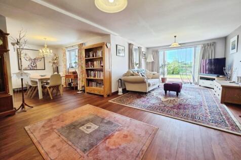 Sitting-Dining Room (1).jpg