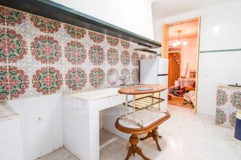 House with garden in Es Castell