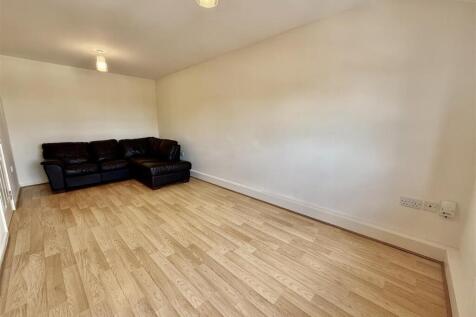 LOUNGE/DINING/KITCHEN