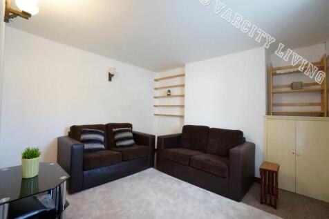40Glanrafon_livingroom1.JPG