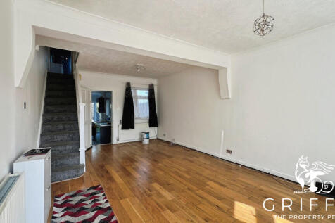 Whitehall Lane, Grays, RM17 photo 3