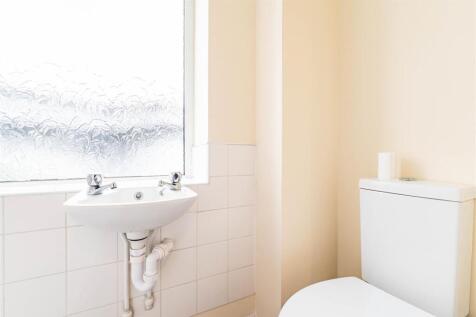 Flat Shower Room